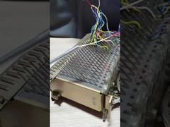 도구를 사용하여 전선을 감거나 풀기